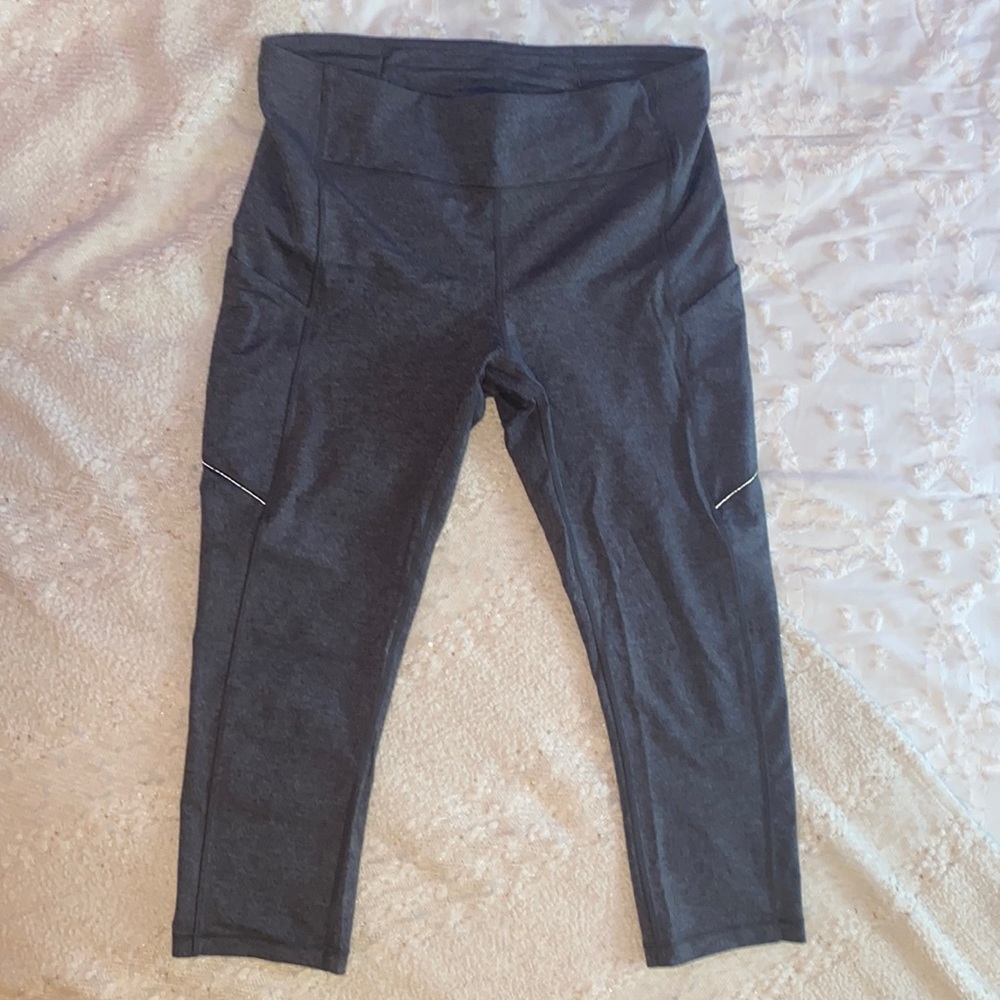 LULULEMON cropped leggings !!!
